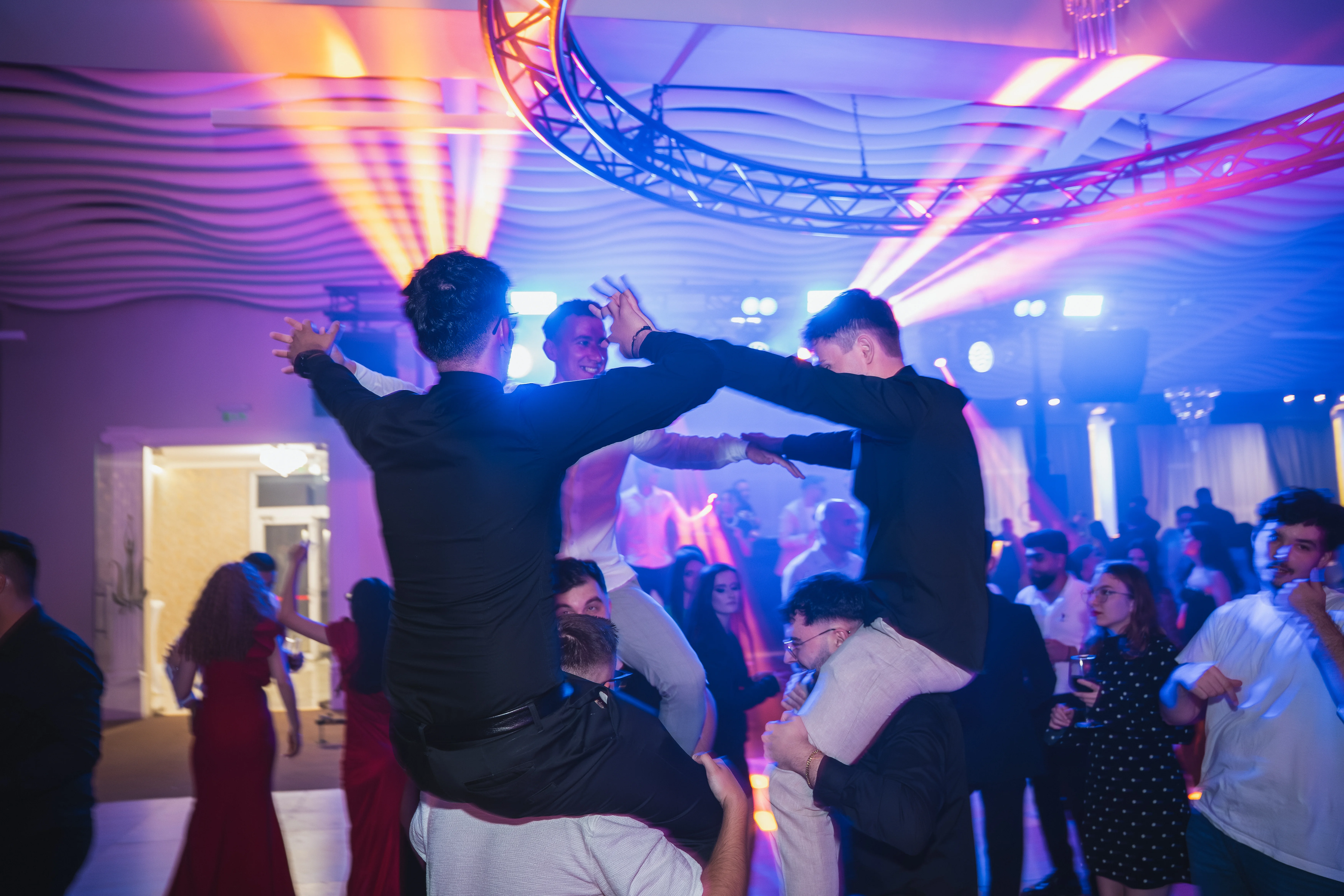 Petrecere la Odissea Events Hall - momente speciale și atmosferă festivă